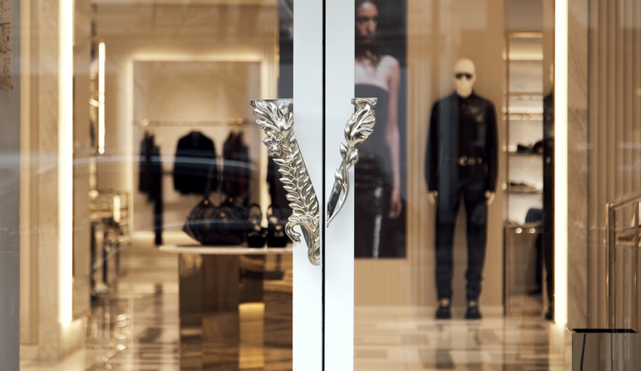 Një epokë e re po nis! Prada blen Versace-n