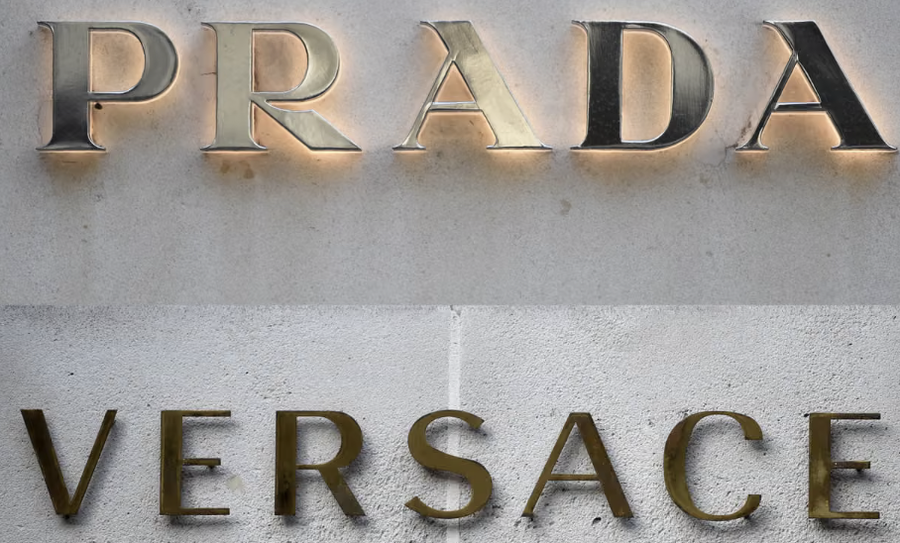 Një epokë e re po nis! Prada blen Versace-n