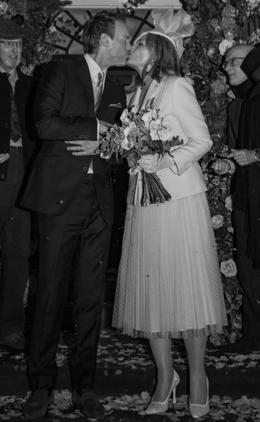 Ylli i "Sex and the City", 69 vjeç, martohet në një