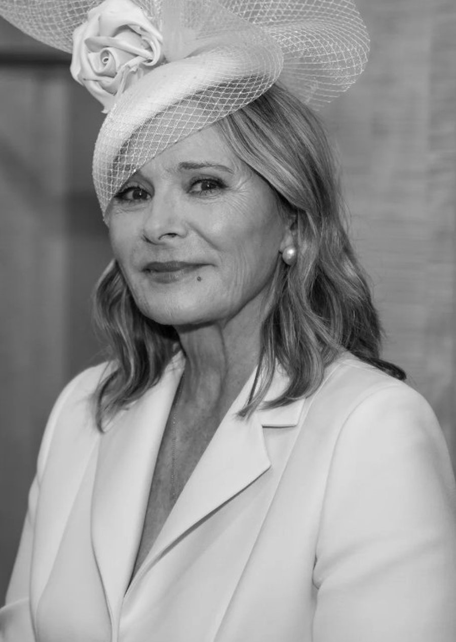 Ylli i "Sex and the City", 69 vjeç, martohet në një