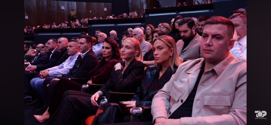 Lori Hoxha shfaqet për herë të parë publikisht me partnerin