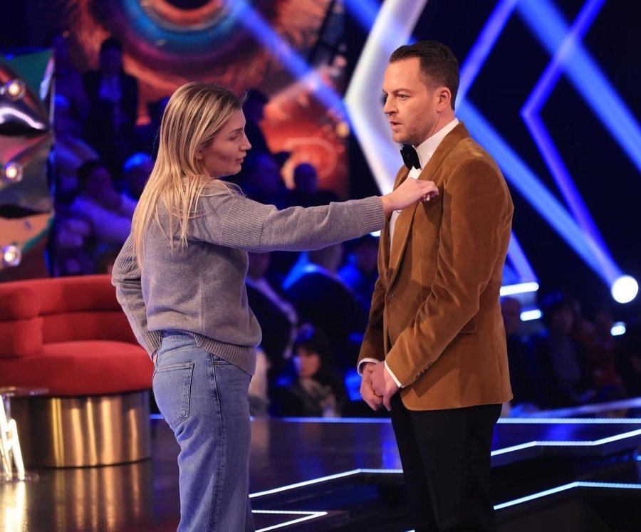 Me këtë veprim, Sara Hoxha ndoshta konfirmoi zërat për