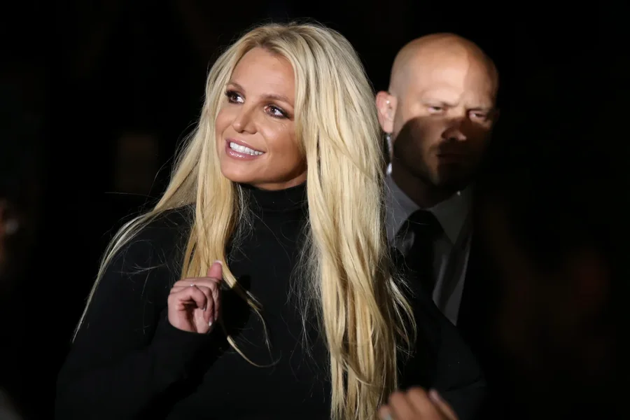 Britney Spears rrëfen se është lënduar; Familja e