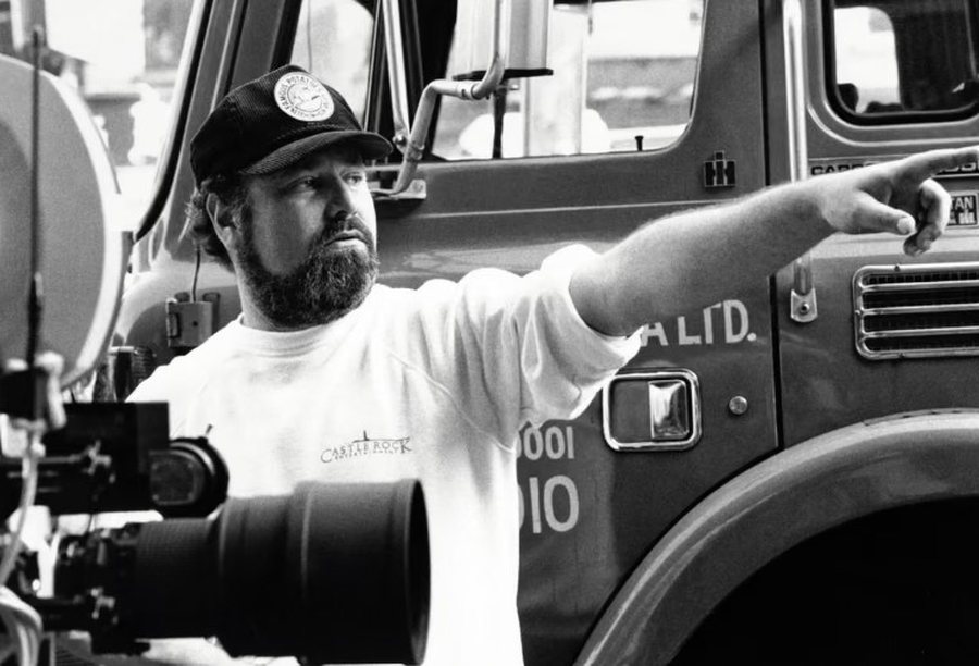 Regjisori Rob Reiner & gruaja gjenden të pajetë në