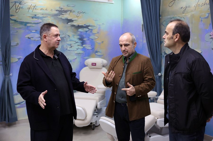 30 poltronë & ambiente të zgjeruara në QSUNT, Samir Mane