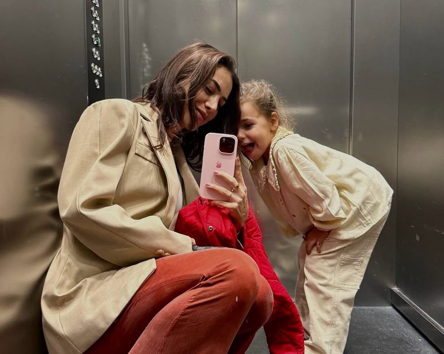 I dedikoi një postim të ëmbël së bijës: Sara Hoxha