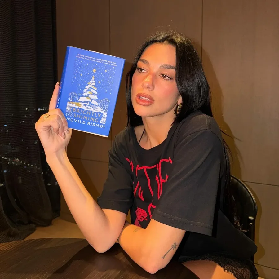 Thonjt&euml; minimalist&euml; t&euml; Dua Lip&euml;s jan&euml; ideal&euml;