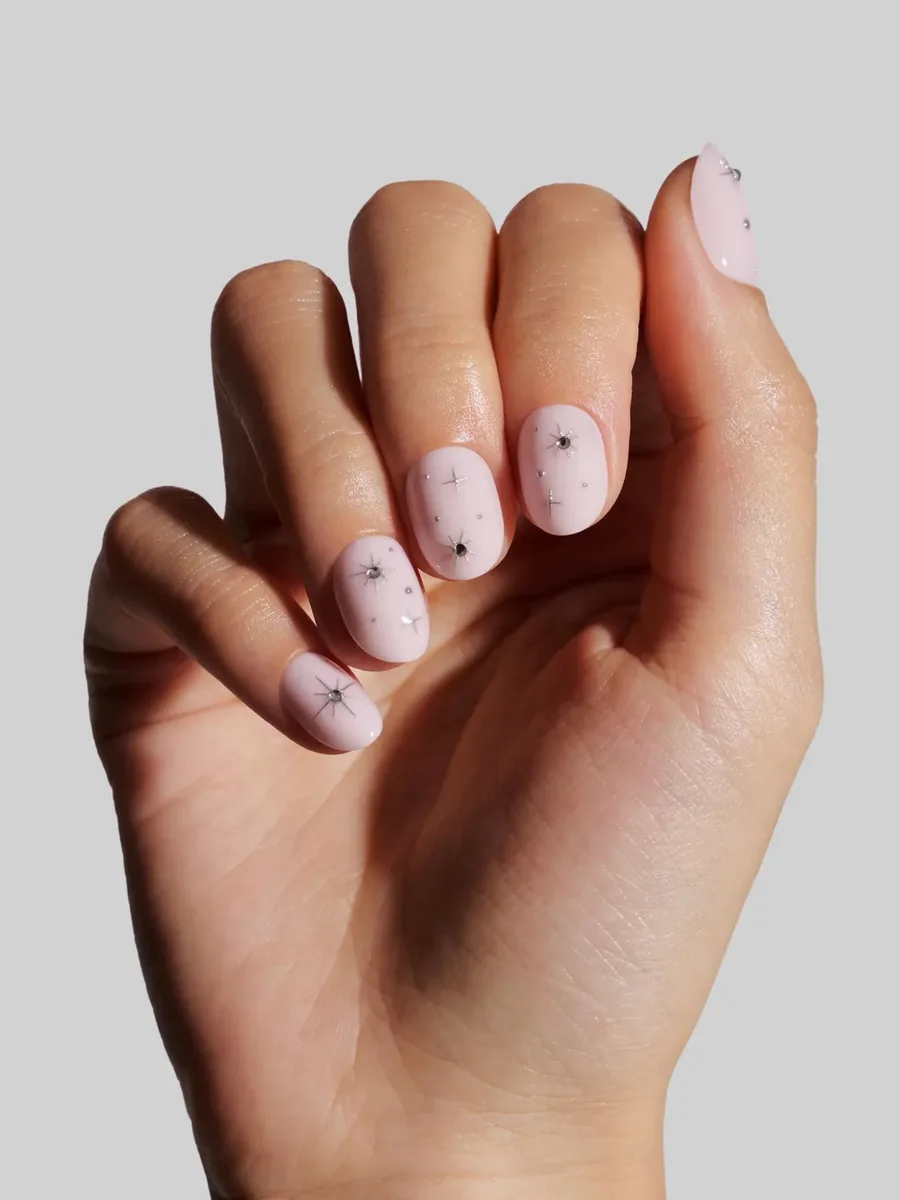 Thonjt&euml; minimalist&euml; t&euml; Dua Lip&euml;s jan&euml; ideal&euml;