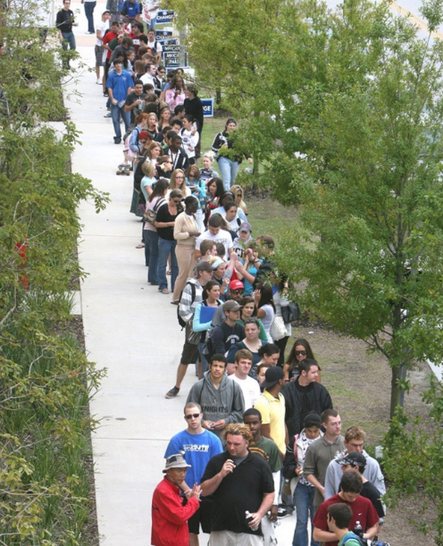 ?Pse presim me orë të tëra për ushqimet virale?