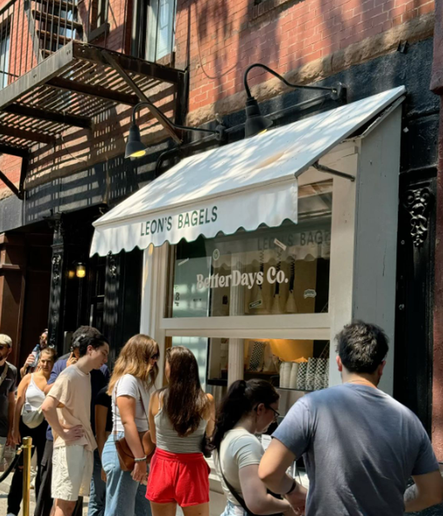 ?Pse presim me orë të tëra për ushqimet virale?