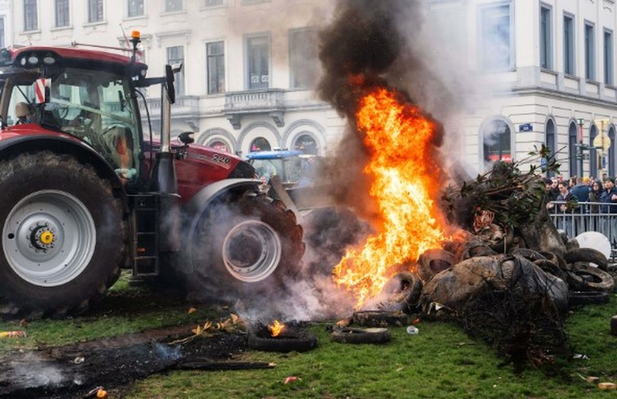 Lajme n&euml; pak minuta: &Ccedil;far&euml; po ndodh n&euml; bot&euml;