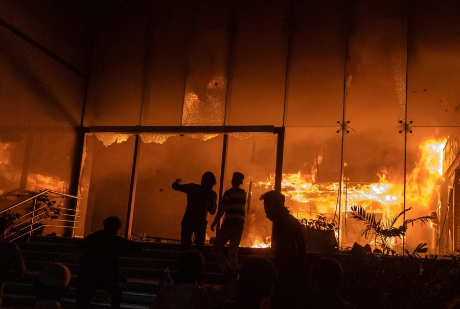 P&euml;rmes fotove: Bota n&euml; nj&euml; jav&euml;