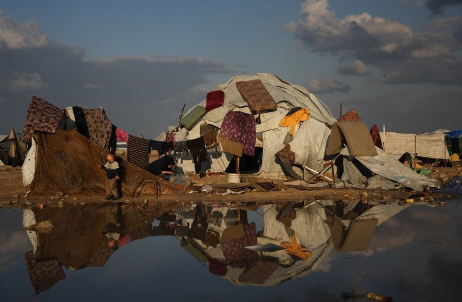 P&euml;rmes fotove: Bota n&euml; nj&euml; jav&euml;