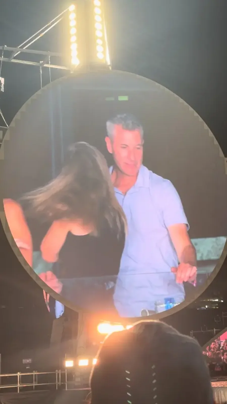 Kristin Cabot thyen heshtjen p&euml;r skandalin e &ldquo;kiss cam&rdquo;