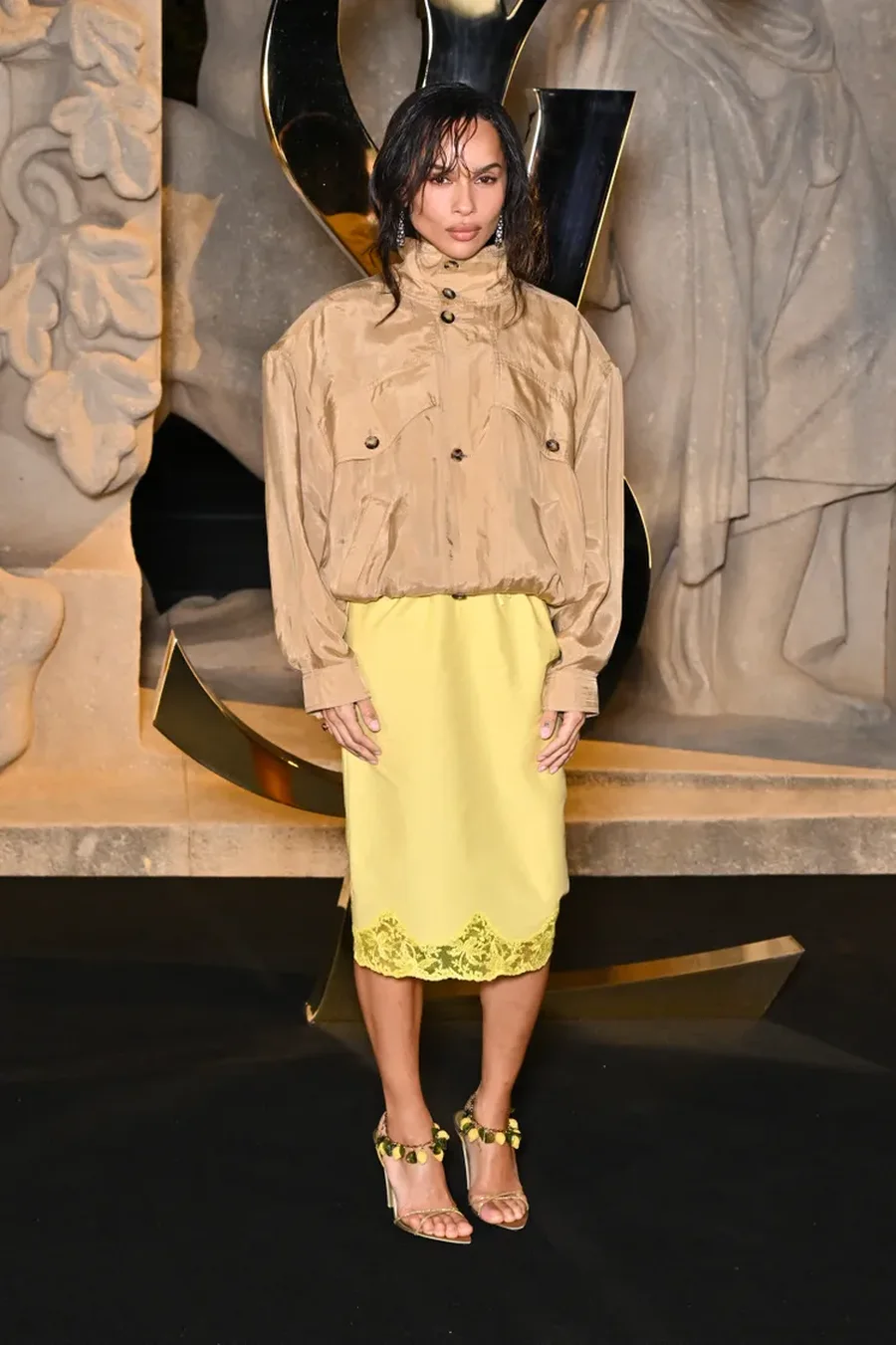 Jan&euml; fejuar?! Zo&euml; Kravitz dhe Harry Styles po l&euml;vizin me hapa