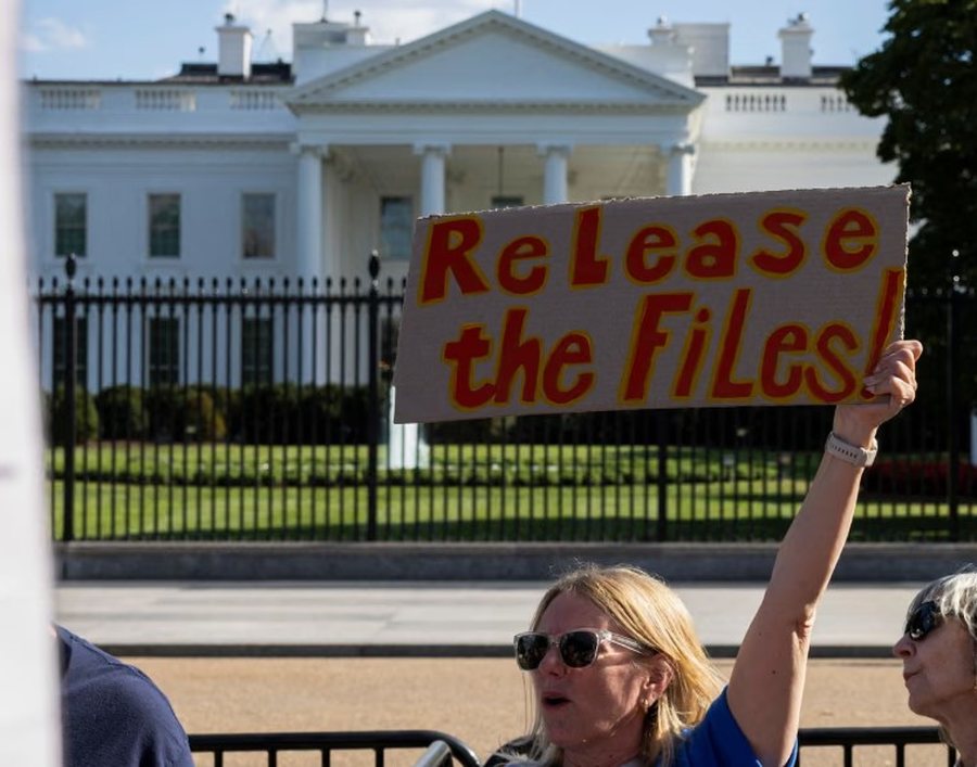 Lajme n&euml; pak minuta: &Ccedil;far&euml; po ndodh n&euml; bot&euml;