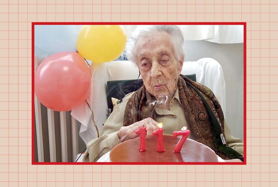 Personi m&euml; i vjet&euml;r n&euml; bot&euml; e konsumonte k&euml;t&euml;