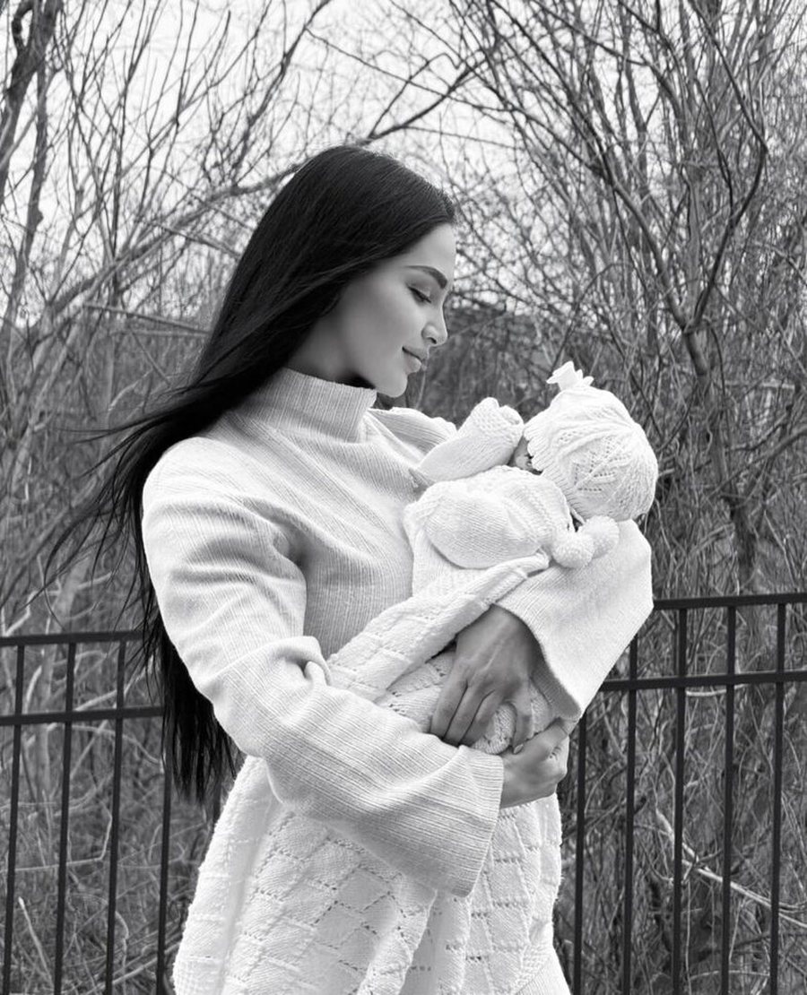 Bebush&euml; dhe buz&euml;qeshje: VIP-at shqiptar&euml; q&euml; u b&euml;n&euml;