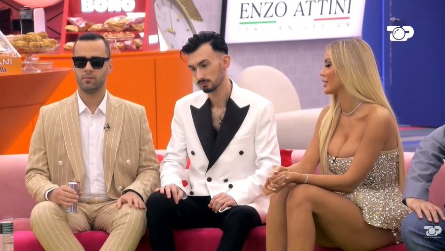 P&euml;r ty q&euml; fjete her&euml;t: Momentet ky&ccedil;e n&euml;