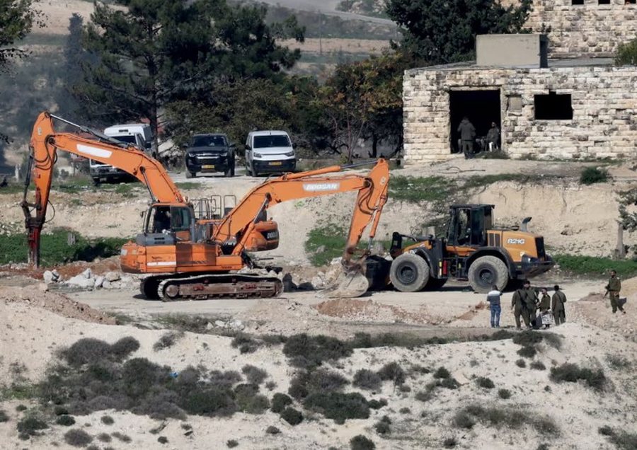 Lajme n&euml; pak minuta: &Ccedil;far&euml; po ndodh n&euml; bot&euml;