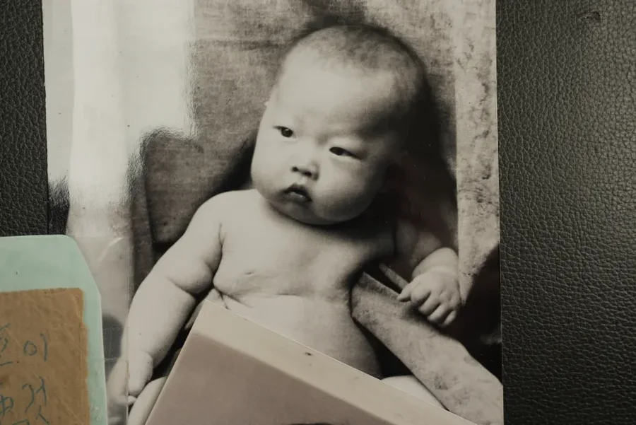 Mrekullia e Krishtlindjeve: Historia e pes&euml; foshnjave q&euml; lind&euml;n