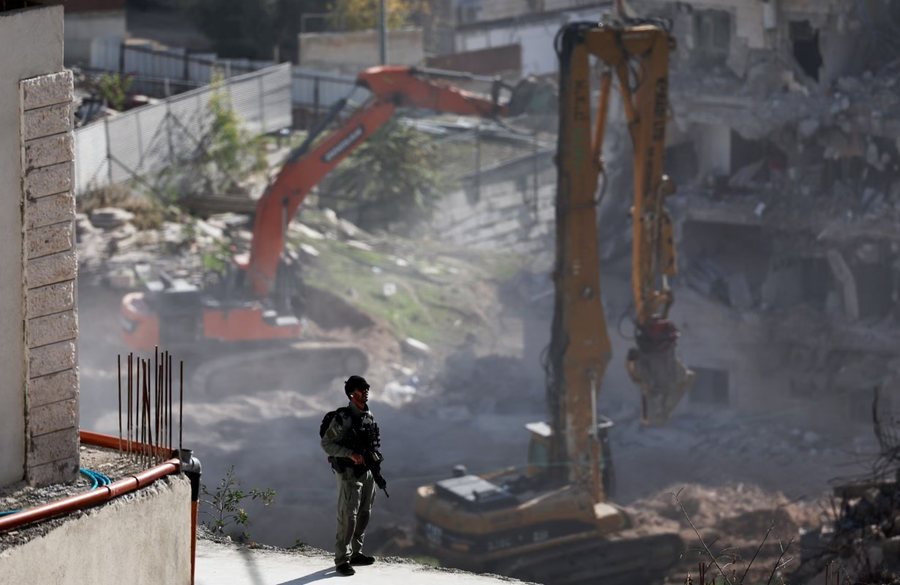 P&euml;rmes fotove: Bota n&euml; nj&euml; jav&euml;