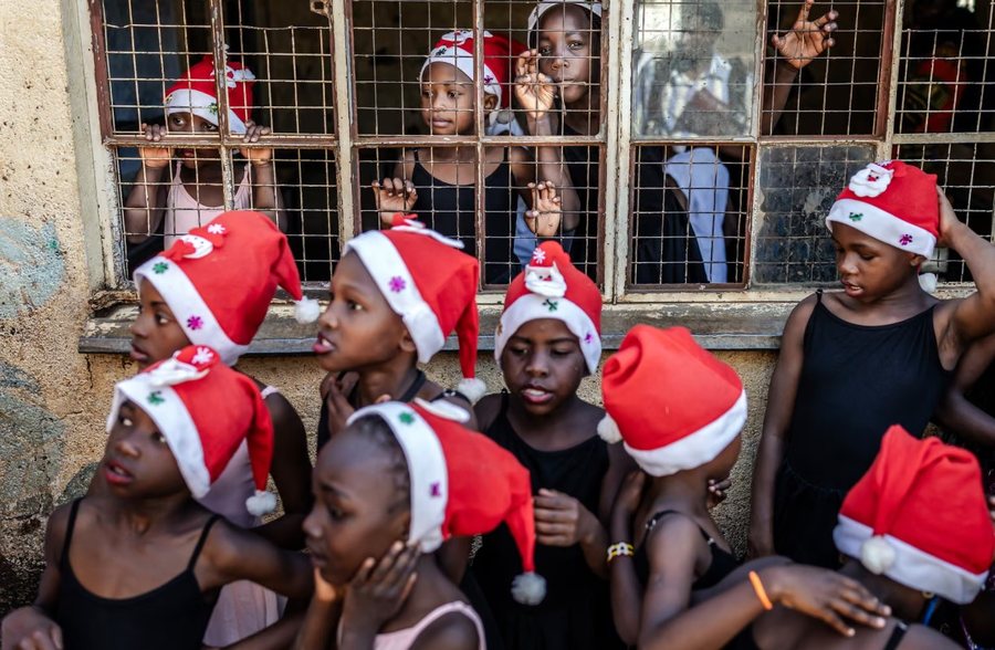 P&euml;rmes fotove: Bota n&euml; nj&euml; jav&euml;