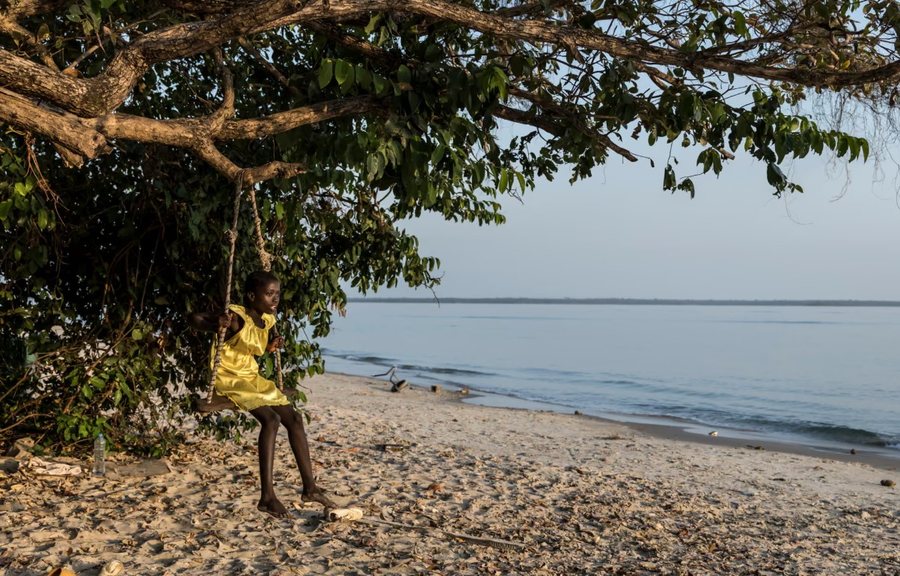 P&euml;rmes fotove: Bota n&euml; nj&euml; jav&euml;