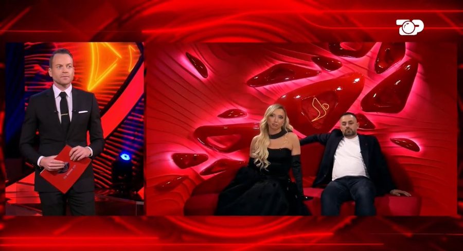 P&euml;r ty q&euml; fjete her&euml;t: Momentet ky&ccedil;e n&euml;