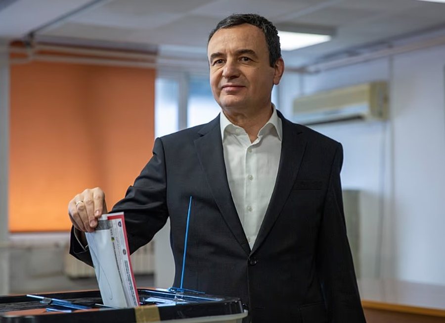 Lajme n&euml; pak minuta: &Ccedil;far&euml; po ndodh n&euml; bot&euml;