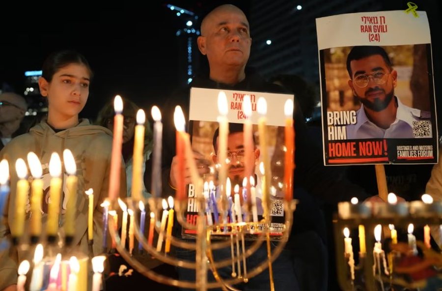 Lajme n&euml; pak minuta: &Ccedil;far&euml; po ndodh n&euml; bot&euml;