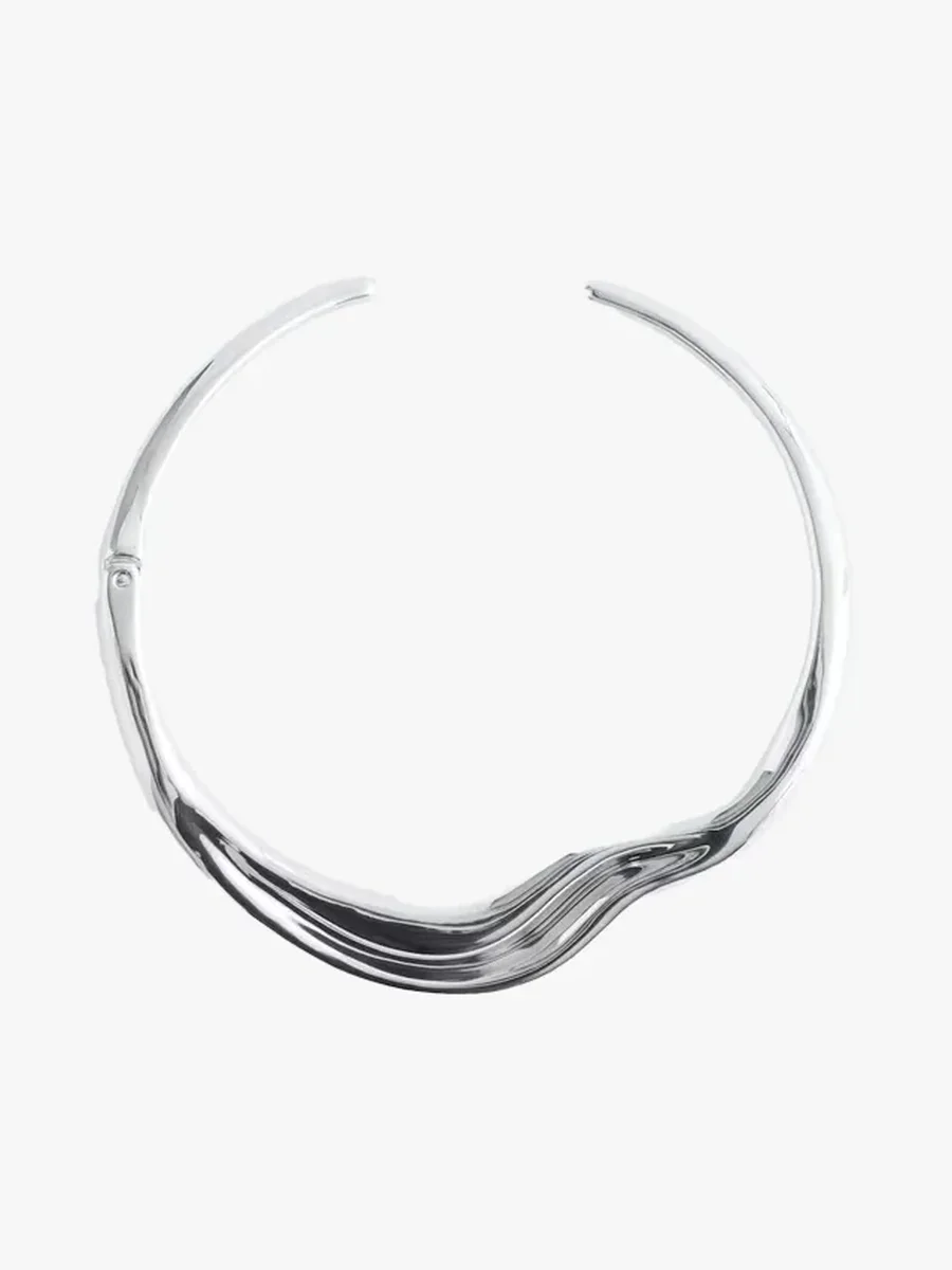 Minimaliz&euml;m n&euml; veshje, guxim n&euml; bizhuteri! &Ccedil;far&euml; do