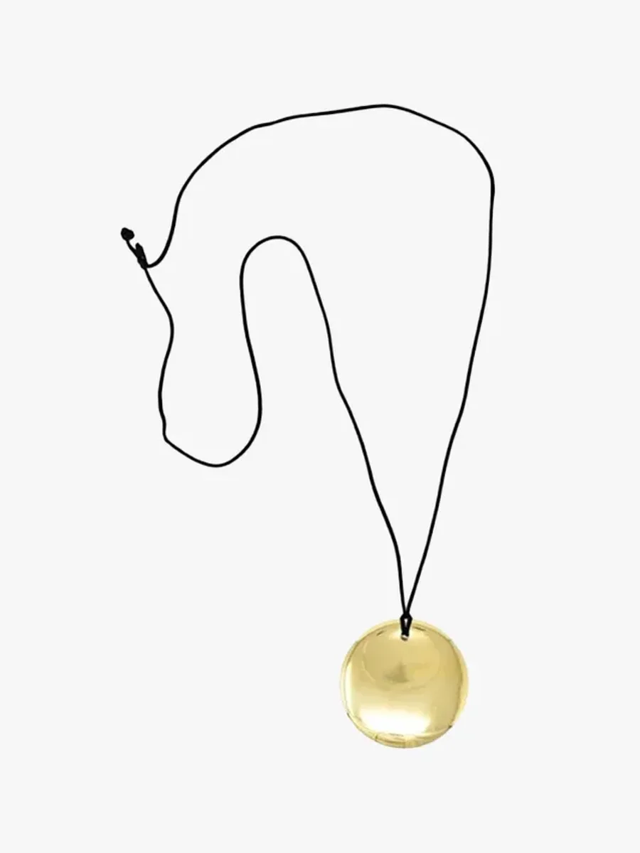 Minimaliz&euml;m n&euml; veshje, guxim n&euml; bizhuteri! &Ccedil;far&euml; do