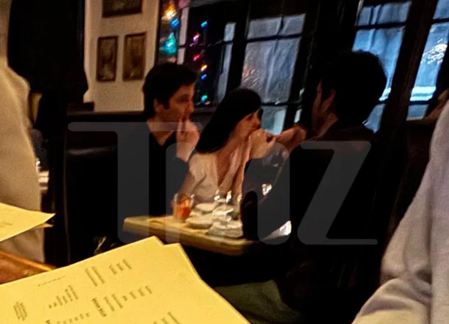 Nj&euml; tjet&euml;r k&euml;ng&euml;tar? Dakota Johnson mund t&euml; jet&euml;