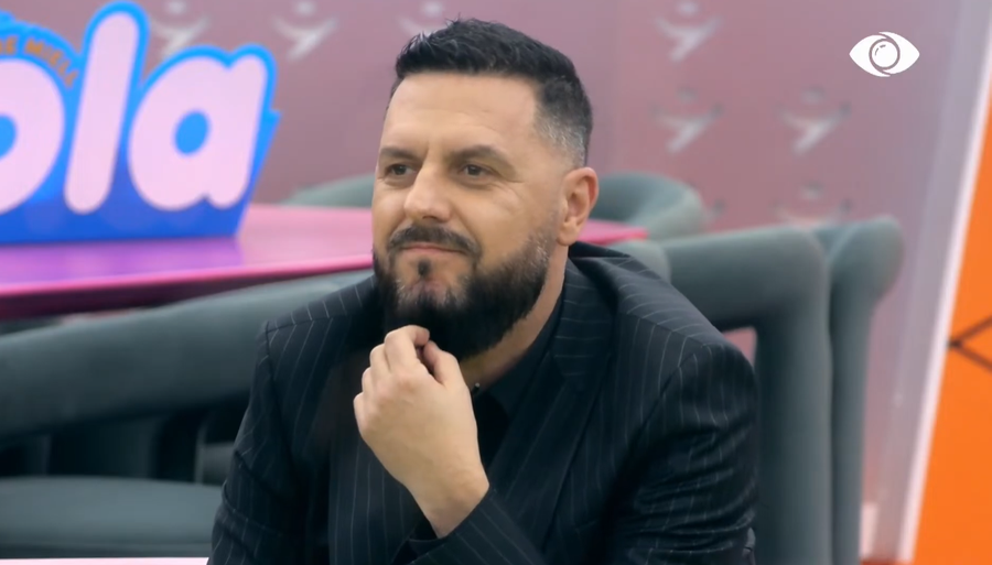 P&euml;r ty q&euml; fjete her&euml;t: Momentet ky&ccedil;e n&euml;