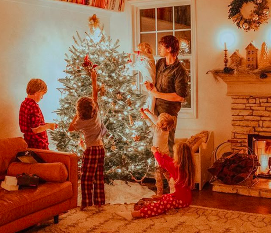 Sipas tradit&euml;s, ja kur duhet hequr pema e Krishtlindjeve