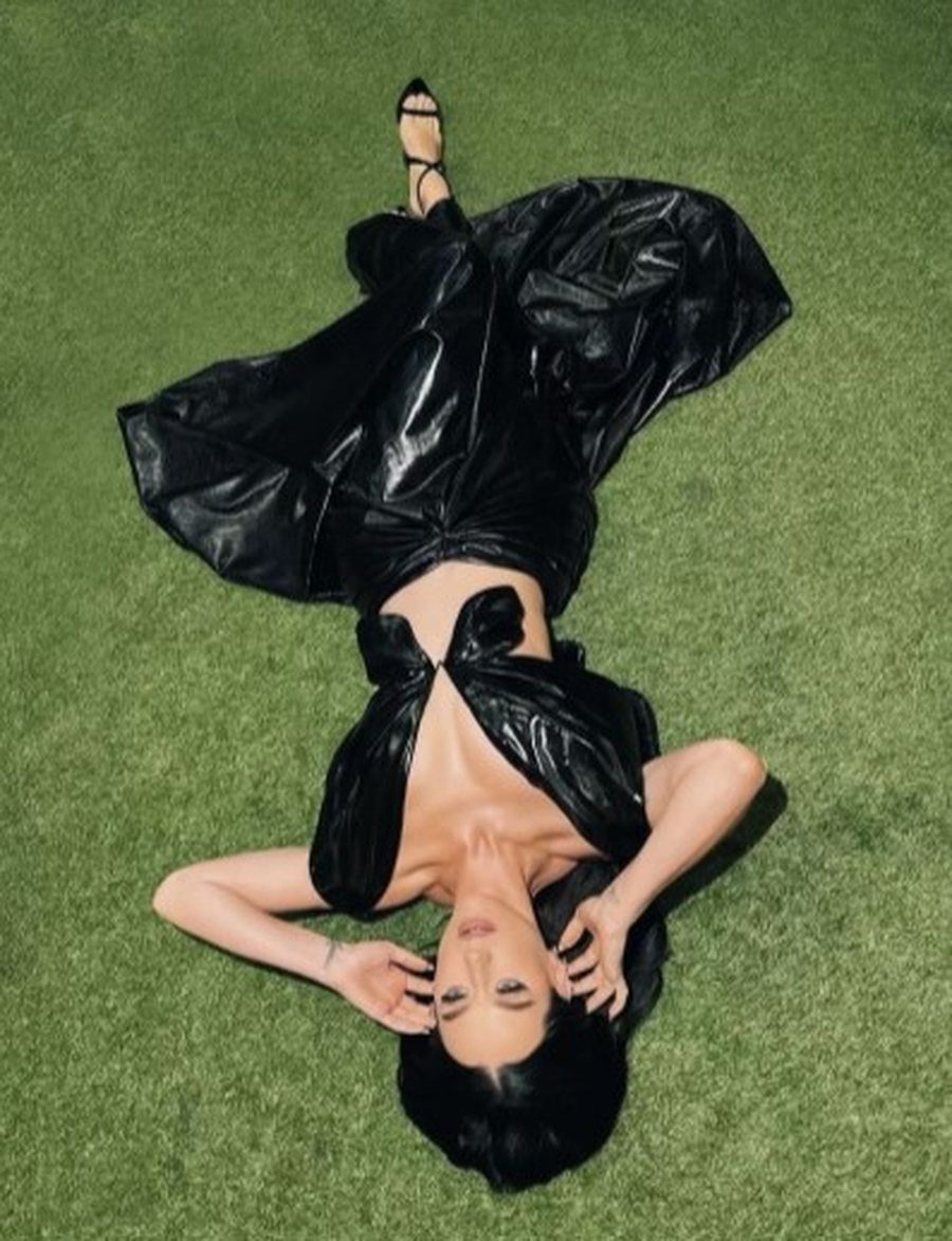 Veshja e tmerrshme e Katy Perry-t p&euml;rball&euml; liderit bot&euml;ror