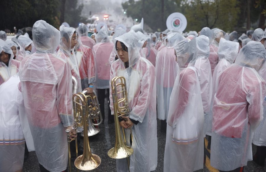 P&euml;rmes fotove: Bota n&euml; nj&euml; jav&euml;