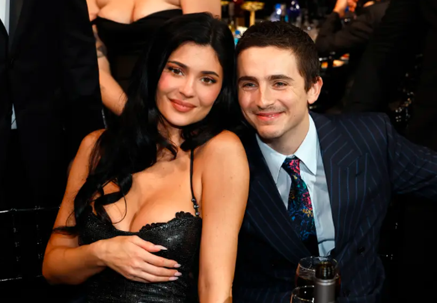 Timoth&eacute;e Chalamet emocionon me fjal&euml;t p&euml;r dashurin&euml; e tij,