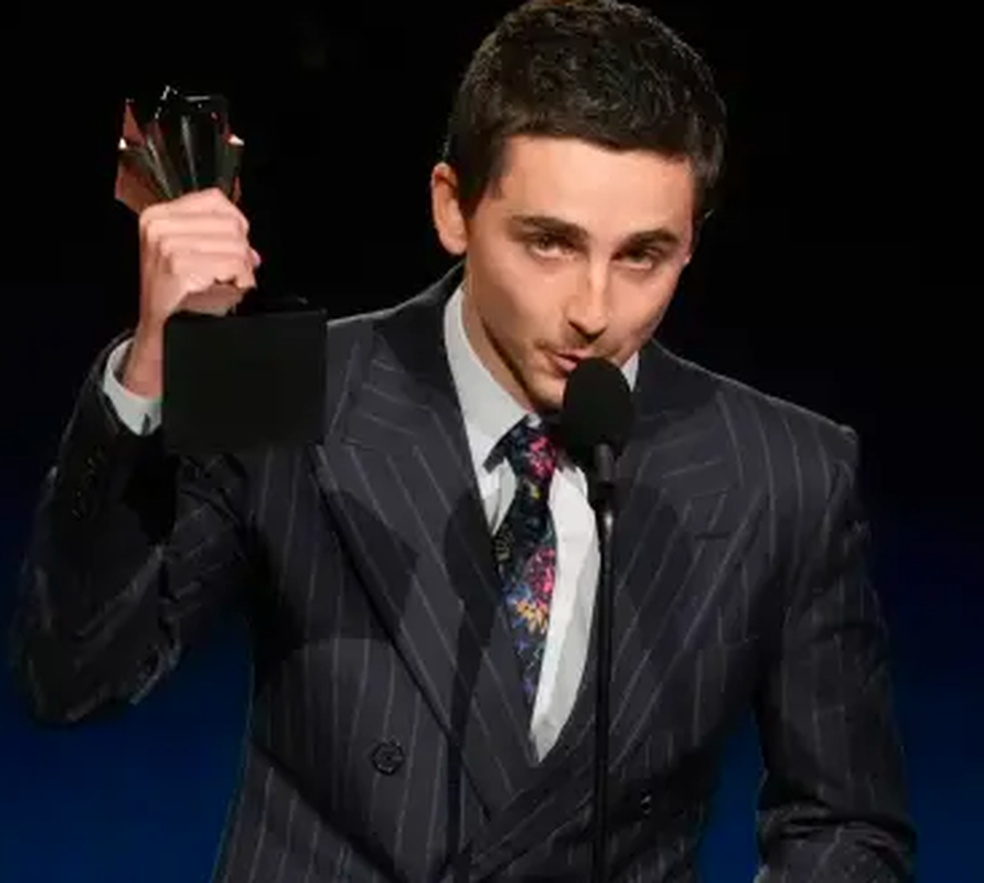 Timoth&eacute;e Chalamet emocionon me fjal&euml;t p&euml;r dashurin&euml; e tij,