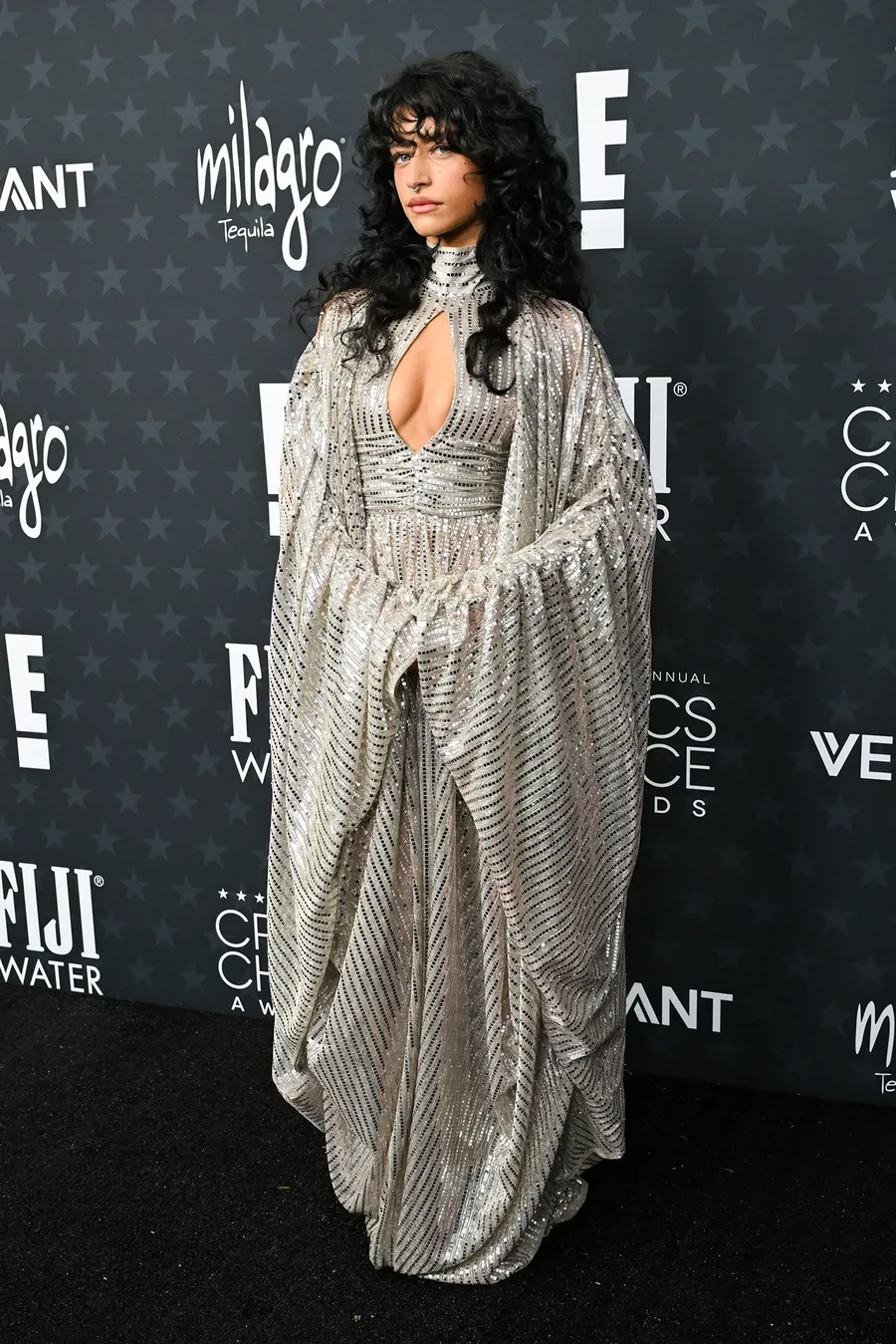 &Ccedil;&rsquo;vesh&euml;n yjet n&euml; tapetin e kuq t&euml; Critics Choice