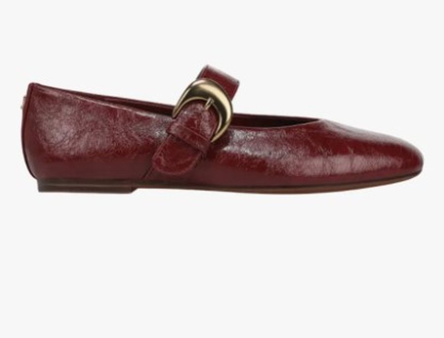 Këto janë këpucët që do t’ju bëjnë