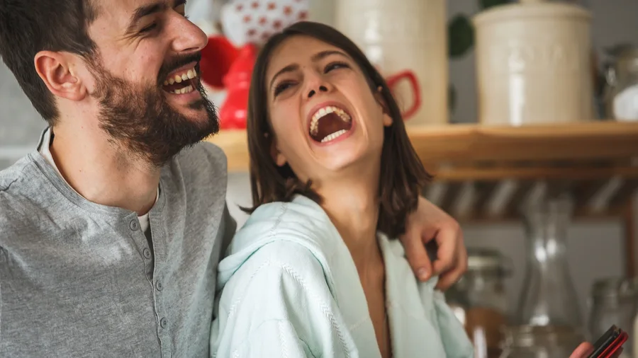 Nëse gruaja jote ka ndonjë nga këto zakone, urime, ke fituar