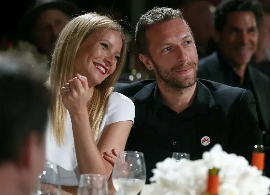 Gwyneth Paltrow rrëfen se u pushua nga puna pas ndarjes me Chris Martin,
