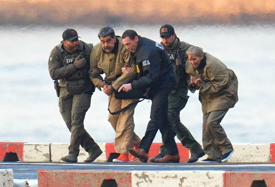 P&euml;rmes fotove: Bota n&euml; nj&euml; jav&euml;