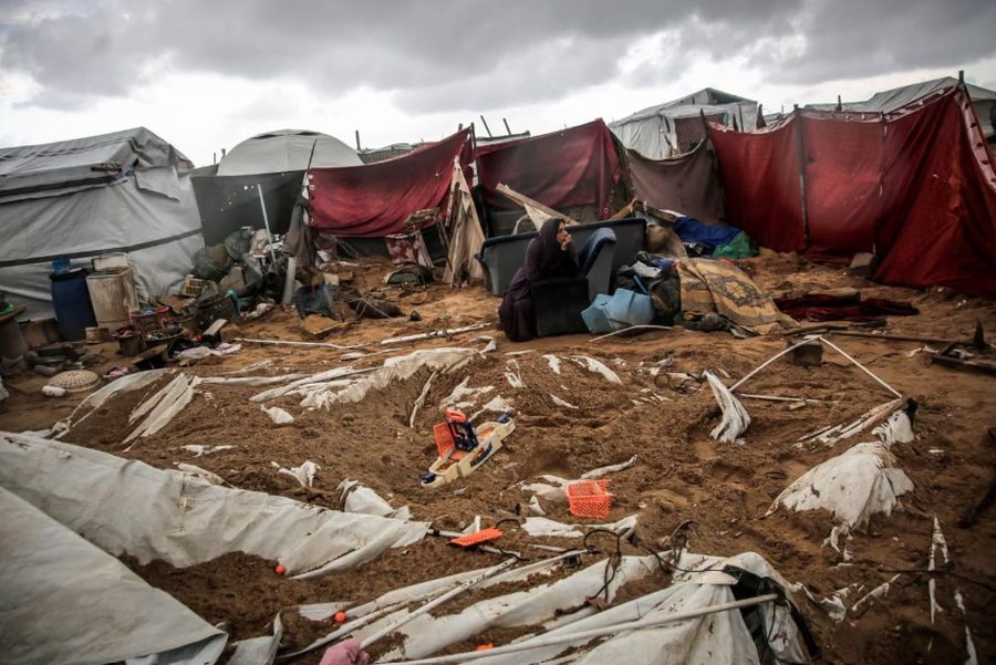 P&euml;rmes fotove: Bota n&euml; nj&euml; jav&euml;