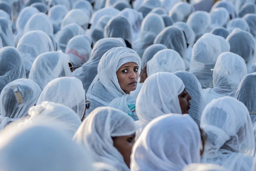P&euml;rmes fotove: Bota n&euml; nj&euml; jav&euml;