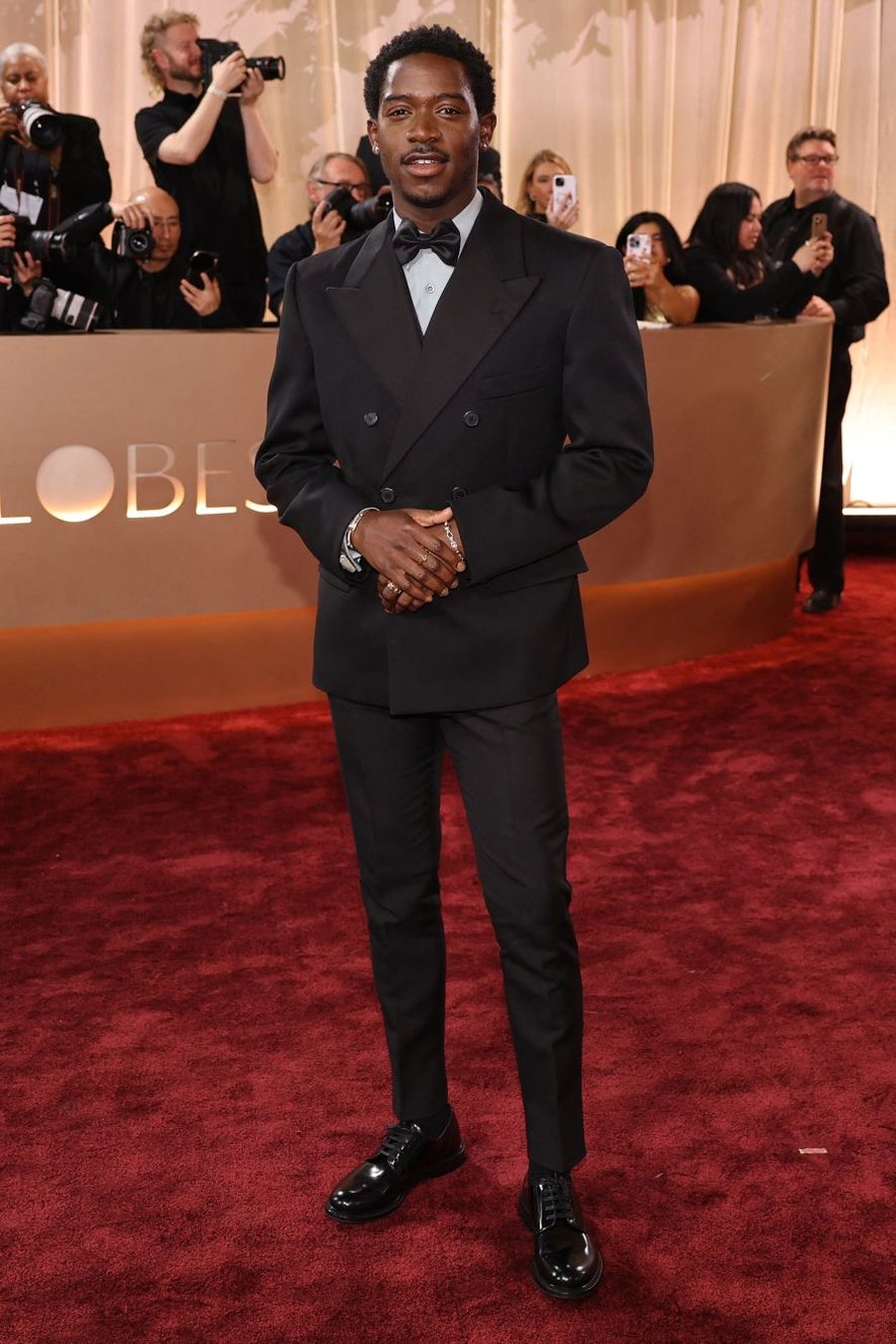 &Ccedil;far&euml; vesh&euml;n yjet n&euml; tapetin e kuq t&euml; Golden Globes