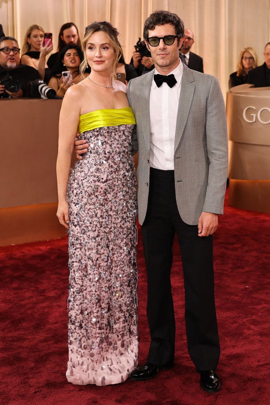 &Ccedil;far&euml; vesh&euml;n yjet n&euml; tapetin e kuq t&euml; Golden Globes