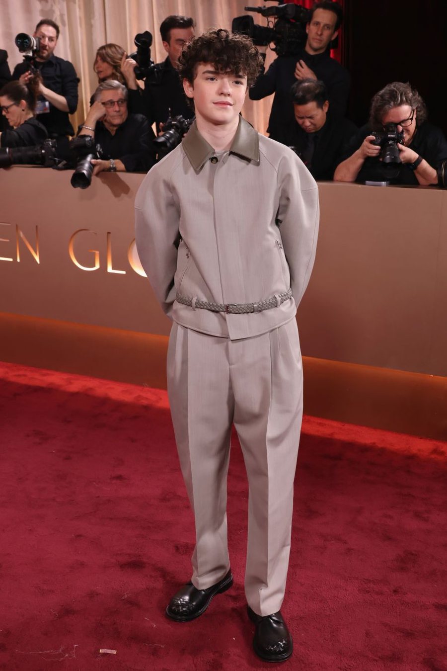 &Ccedil;far&euml; vesh&euml;n yjet n&euml; tapetin e kuq t&euml; Golden Globes